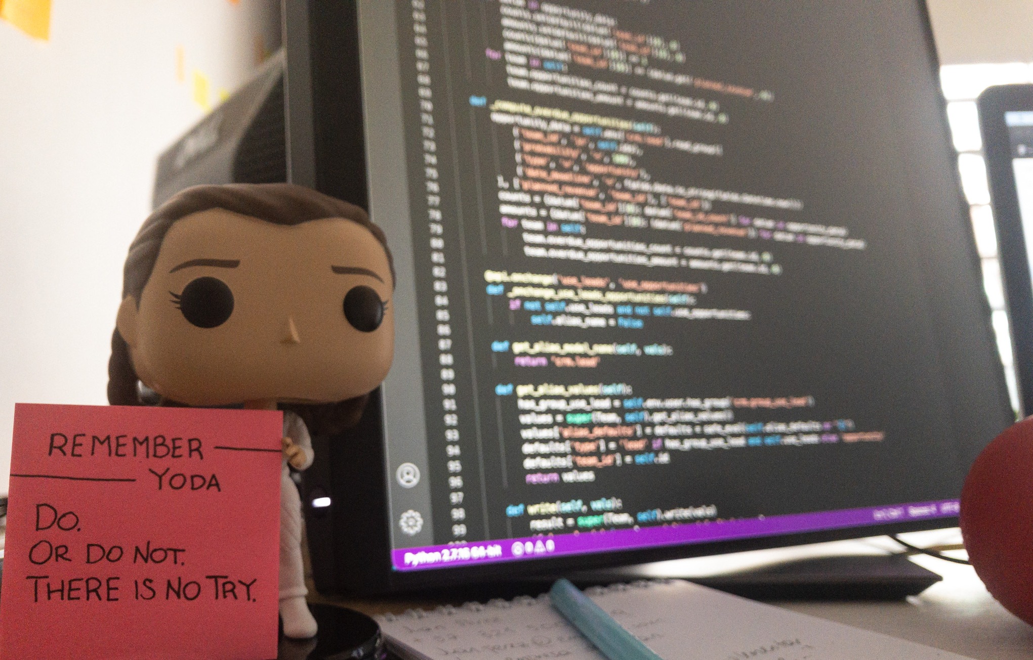 En Kanban Consultores estamos comprometidos y damos todo, no nos conformamos con intentarlo. Funko con frase de Yoda